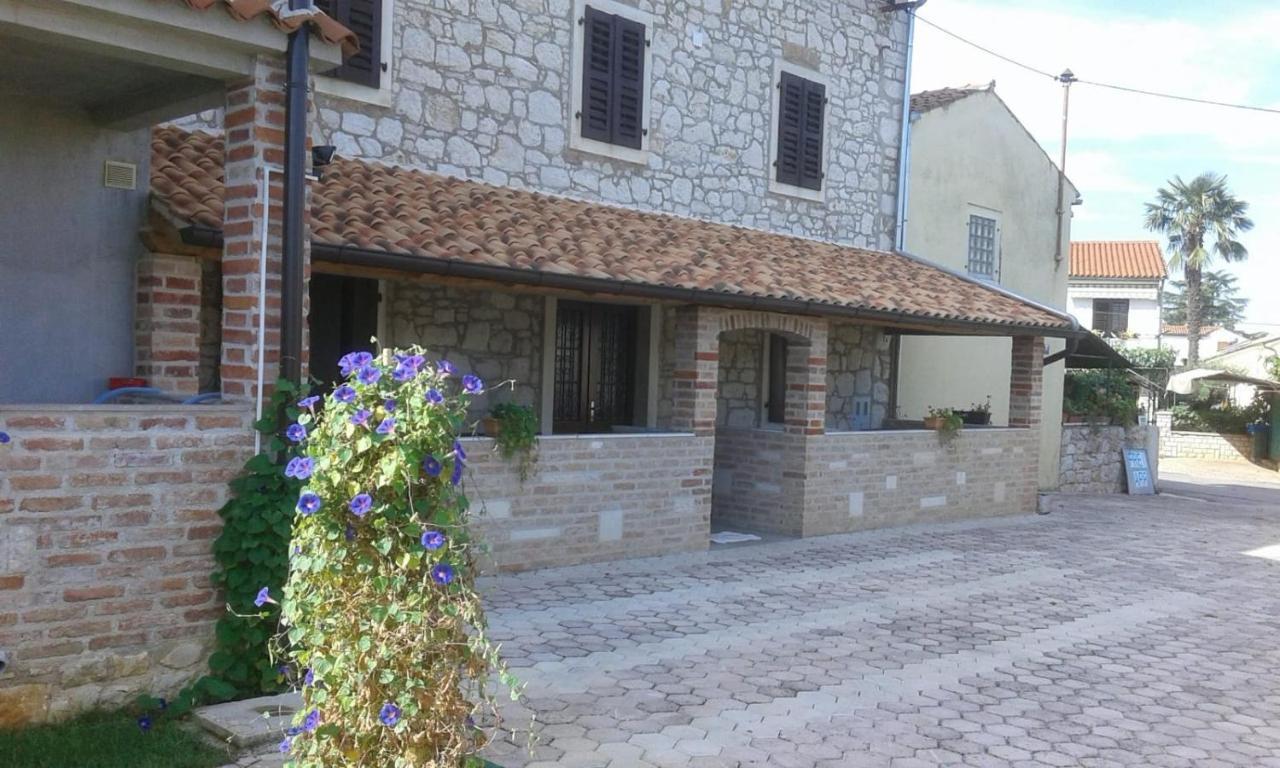 Apartmani Memic 100 M Do Plaze, Apartments Memic Only 100M From Beach Poreč Exterior foto