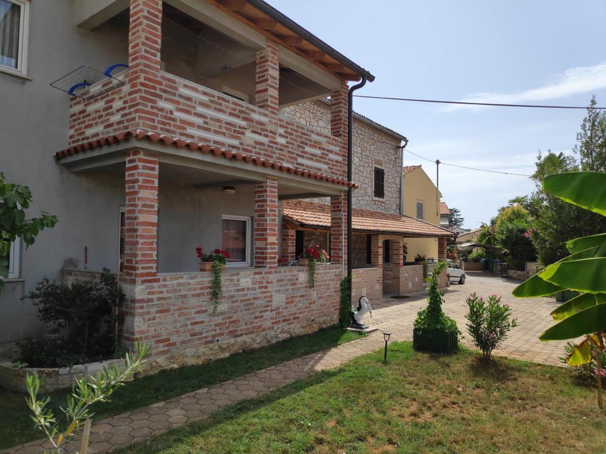Apartmani Memic 100 M Do Plaze, Apartments Memic Only 100M From Beach Poreč Exterior foto