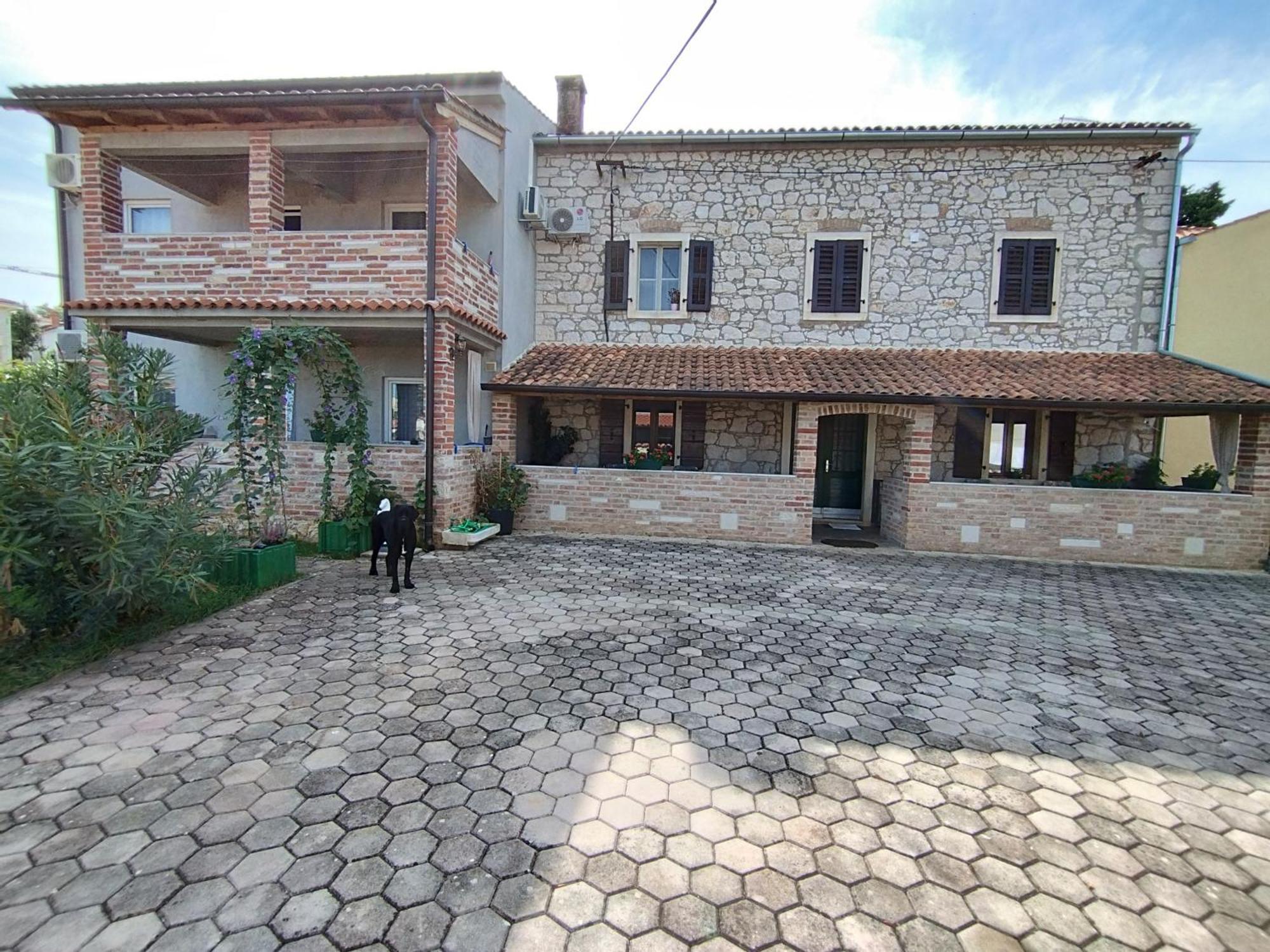 Apartmani Memic 100 M Do Plaze, Apartments Memic Only 100M From Beach Poreč Exterior foto